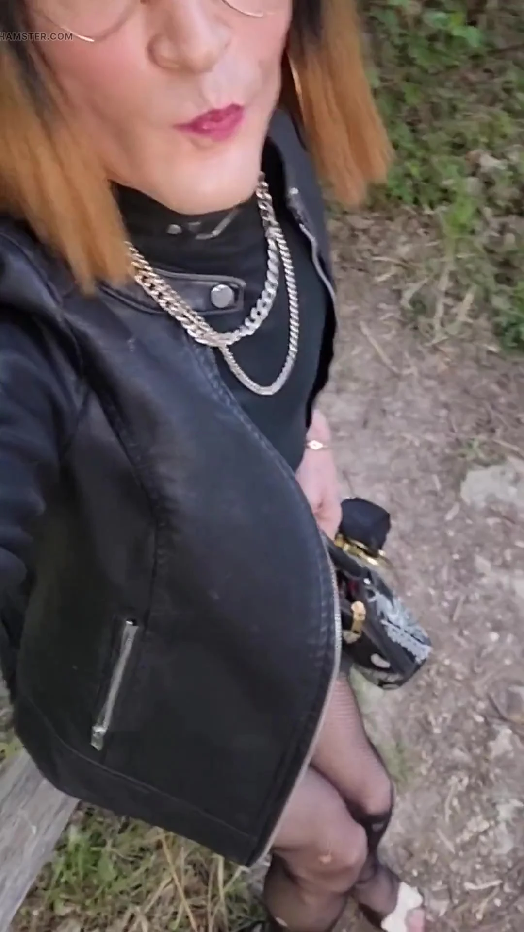 Bak jean'deki eteğim Sénart ormanında bir park yerinde. Vanessabitchx Parischiennetrvprod
