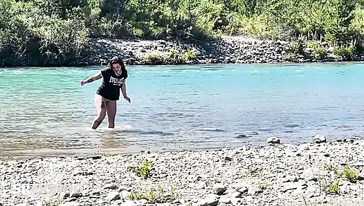 I meet girl in the woods and we end up fucking