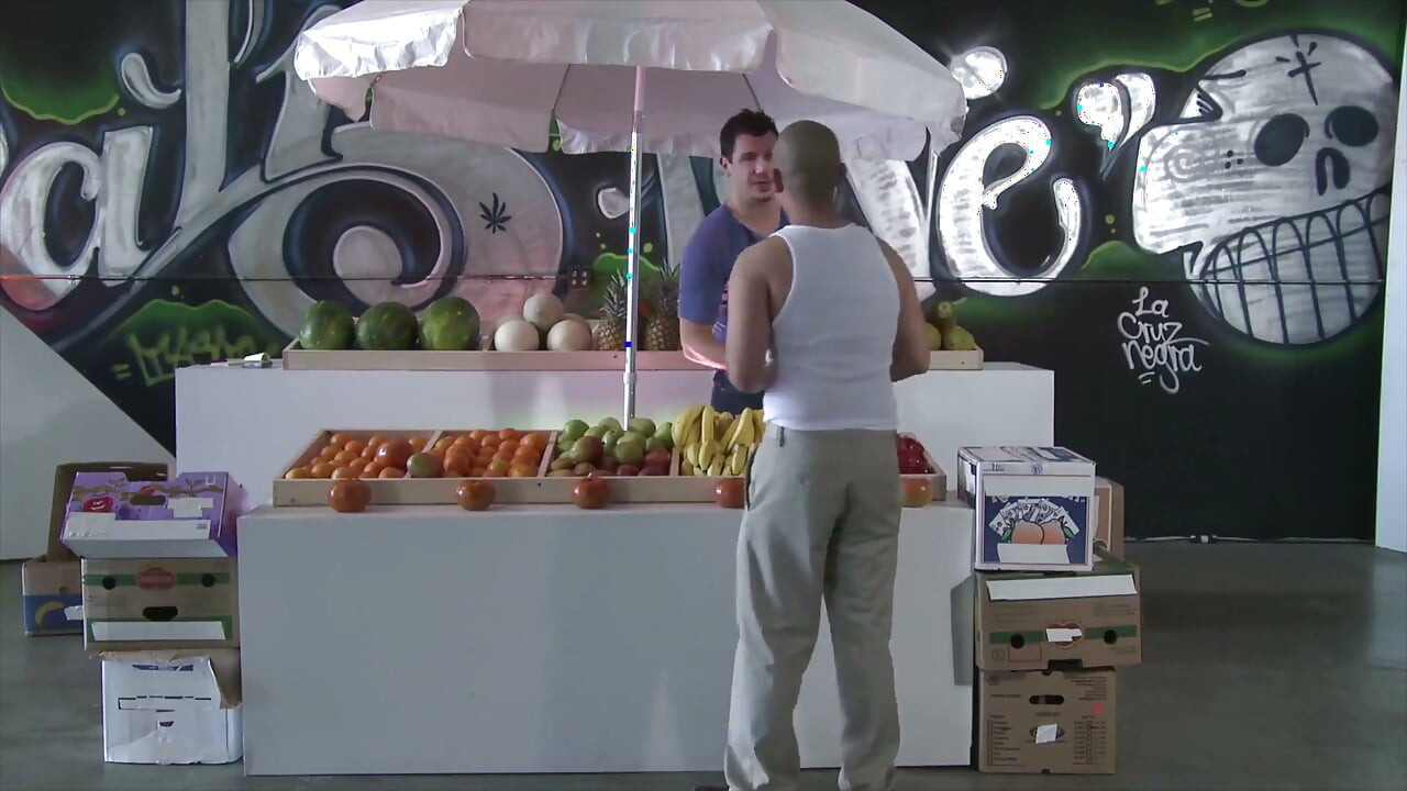 Capri Cavalli and Carla Cox get it on with a street vendor