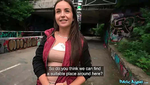 Kamu görevlisi - Lenna Ross yüzüne ateşli bir boşalma için pa'id alıyor