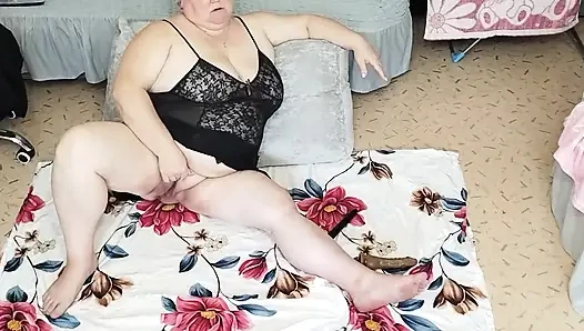 Toket dan memek tetangga yang dipamerkan