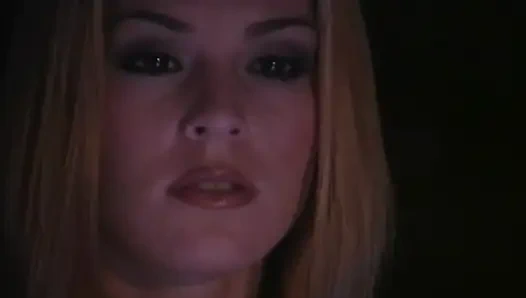 Baş aşağı sikiş sıkı amcığımı genişliyor