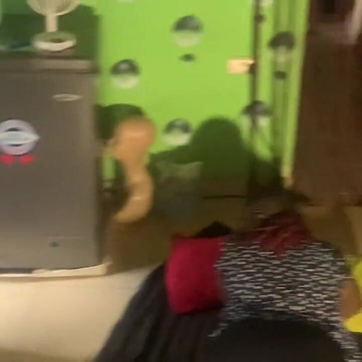 Provodim vreme sa Lonley kućnom ženom