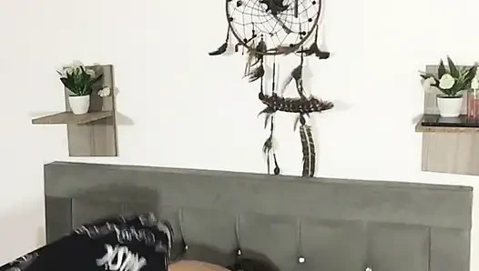 I get on top of my boyfriend and make him come inside me