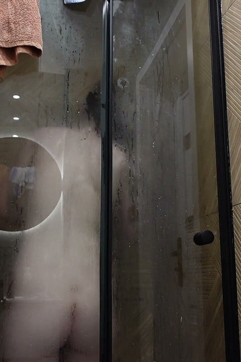 Me Estoy Duchando En Mi Baño Nuevo