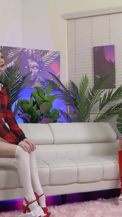 Die dünne lana, small & scarlet skies wollen extremer sex! | Clip 1