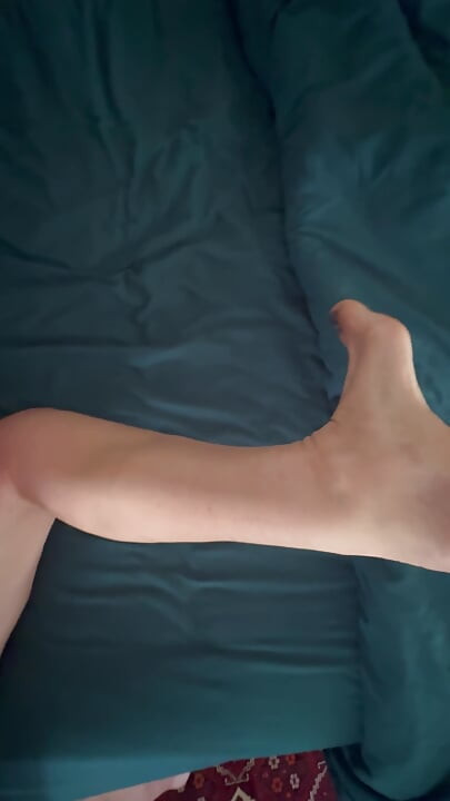 Bonemaiden cici oyuncağıyla oynuyor ve yavaş yarak alıyor