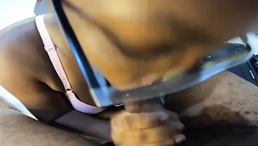 Evet tükürük sevgilisini büyük yarağın üzerinde sikiyorum sürtük gırtlağımın arkasından en ateşli daha hızlı gırtlağına kadar alıyor - mastermeat1