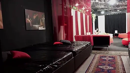 Hotelsex mit geiler punk-MILF