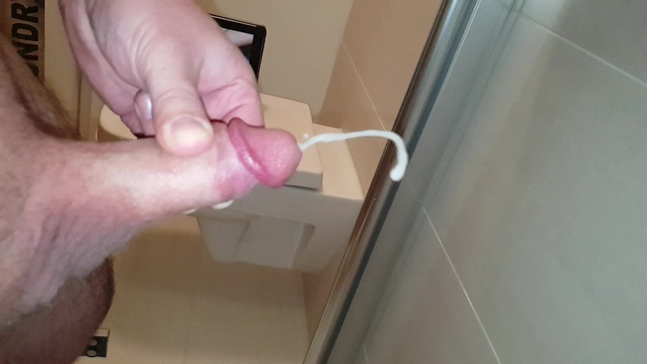 Cumshot under Shower