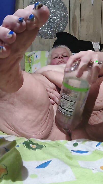 Damn She's Fucking a Bottle