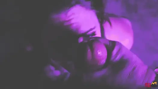 Pelacur terjebak didorong untuk bugil dan nyepong kontol captor