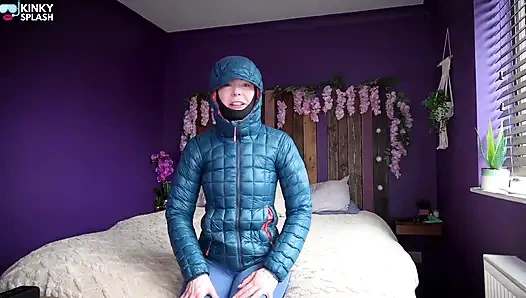 Überraschung neoprenanzug enthüllt, um meinen freund abzulenken