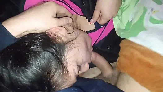 Ich, Eine Kranke Frau, Bekomme Sperma, Um Gesund Zu Werden