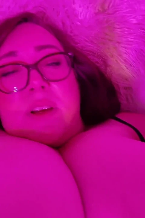 Geiler fruchtbarer bBW-MILf-hintern-aufruf