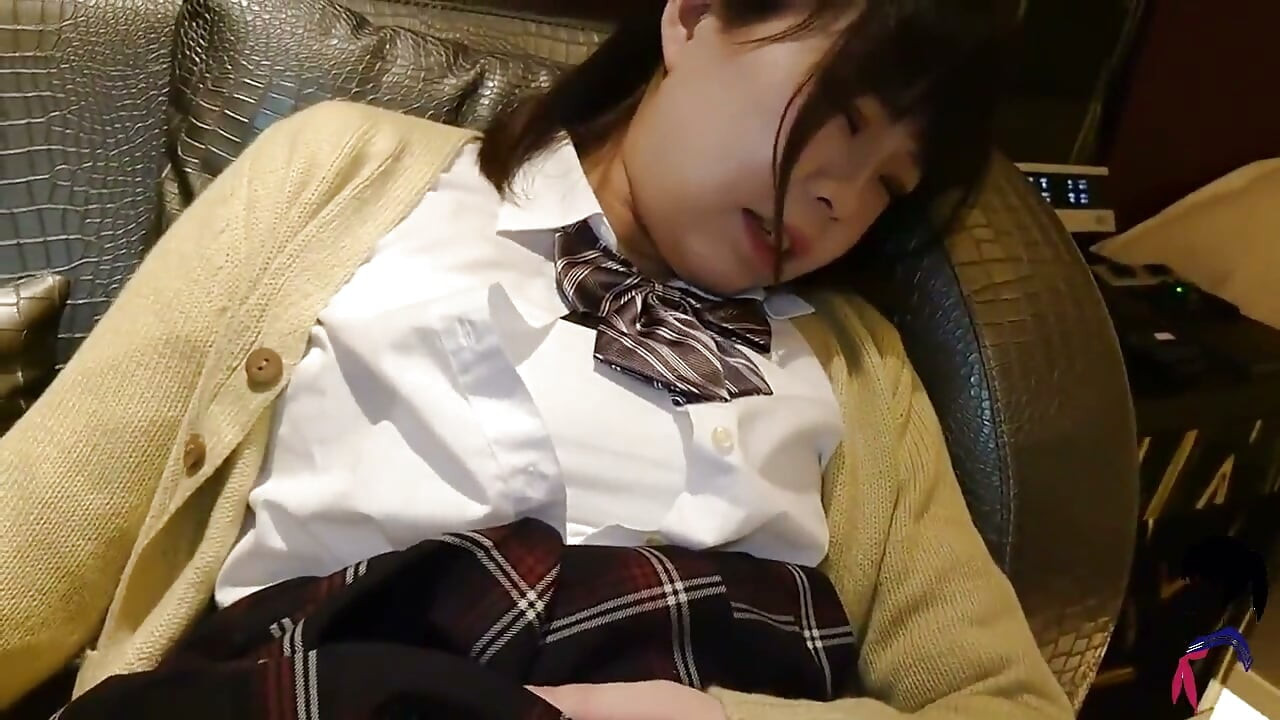 ยูนิฟอร์มเด็กน้อย 0034 ไม่เซ็นเซอร์ เซ็กซ์กับสาวมหาลัย