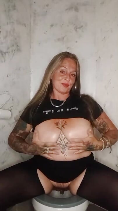 3 O'Clock in the morning and horny