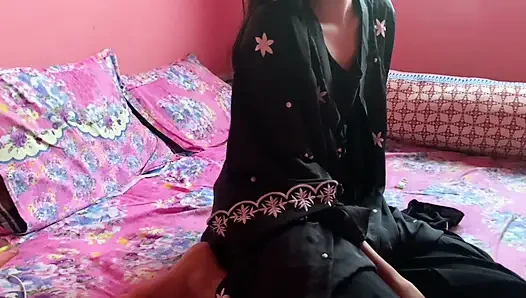 Bangladeşli kız arkadaş tutkuyla yarak emiyor - deshi bangla oral seks keyfi bölüm 1