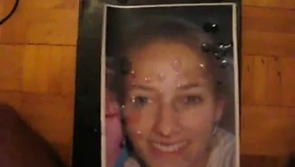 Seksi bir kızın yüzünde Gman boşalmak (haraç)