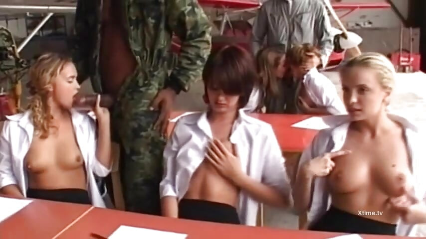 새로운 핫한 사관생도 따먹고 하드코어 섹스 레슨