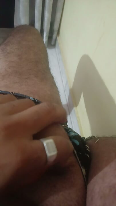 Land ko hilata hua bahut maje le raha hun