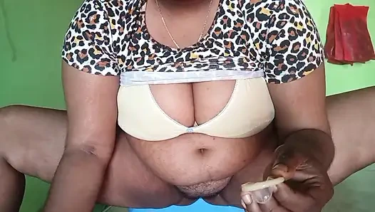 Я вытащила палкой воду из вагины