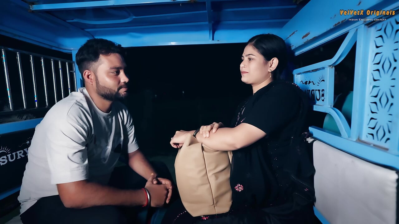 PASANGAN INDIA PANAS BERKONGKEK LIAR KALI PERTAMA DI BILIK HOTEL HINDI INDIA SEKS PENUH 4K