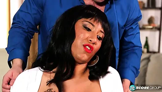 Doğal bir sütyen düşkünu ile kör randevu