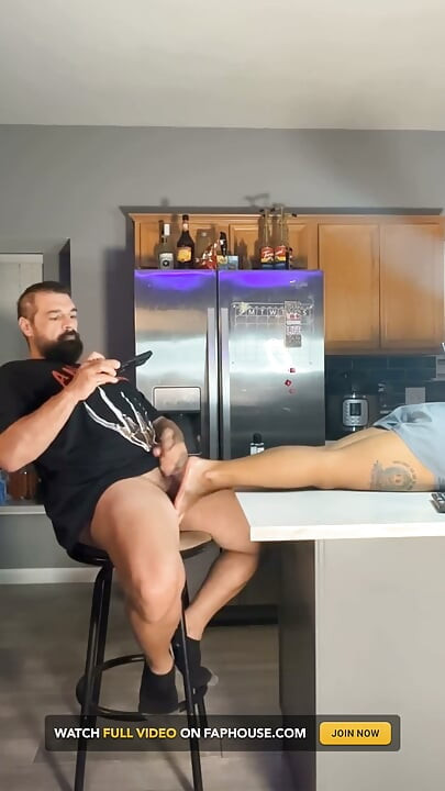 Uns Cu Ulei Picioarele Și Ejacularea Femeii Latino