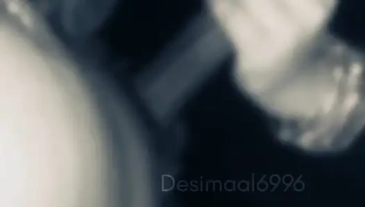 Zuzusehen, wie der arsch meiner stiefmutter mich angemacht hat, also brachte ich sie, mich zu wichsen
