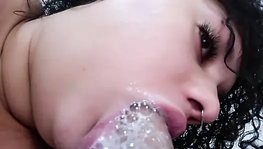 BURING HER HOT SALIVA ALL OVER COCK, SHE DEVOURS THE CUCKOLD'S COCK