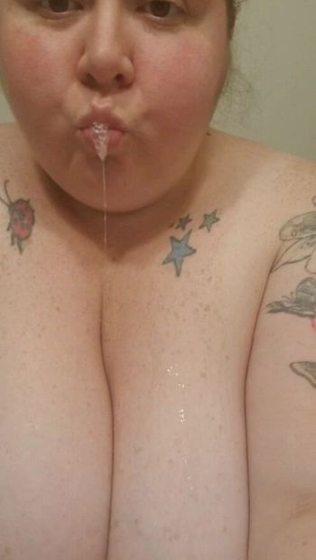 BBW Laurellie93 sure loves to play with cum..