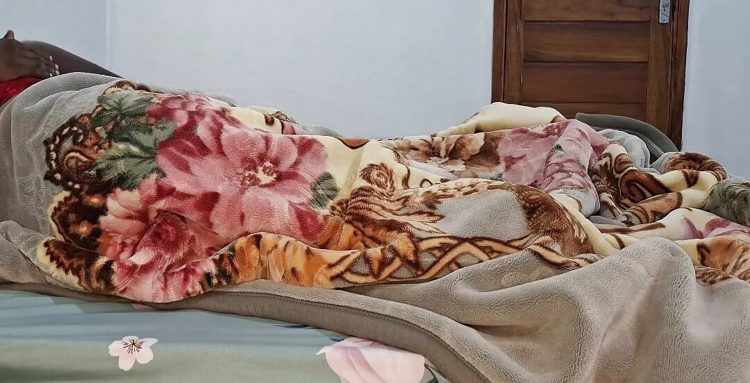 ينيكني جيدا ولذيذا ، لكن زوجي أحب الرقص على قضيبه حتى وصلت إلى النشوة الجنسية.