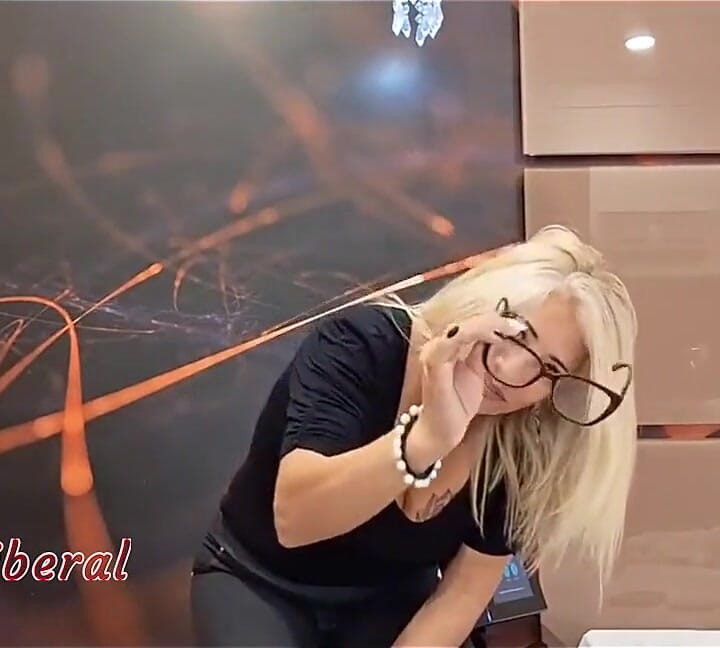 I Went to Meet a Fan at the Motel Who Likes to Cum on His Face. but He Came on My Glasses and Left. so I Made a Video Call