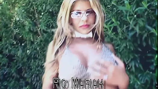 Mariah tertawa bercinta dengan dua pria sialan dengan sangat keras