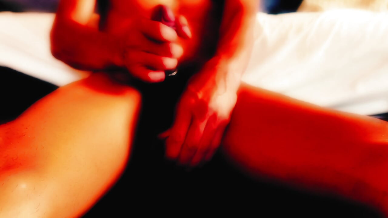 ASMRで囁きと喘ぎが重なり…発情したメスの本能が止まらず何度も絶頂に堕ちていく夜