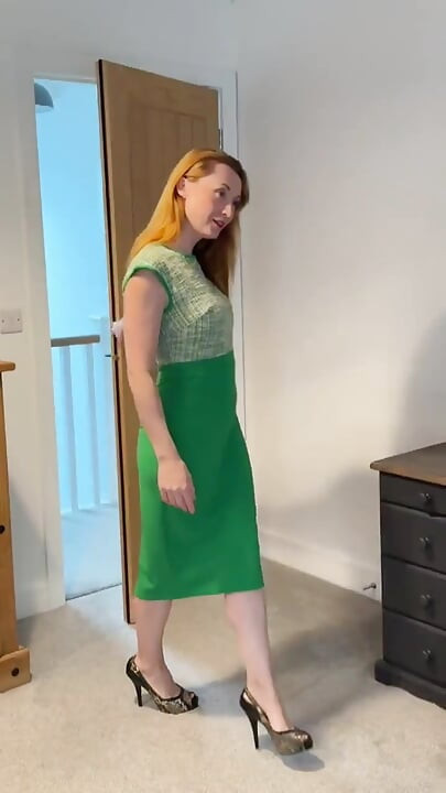Caught You Wanking Again, Give the Dirty Talking MILF a Suck