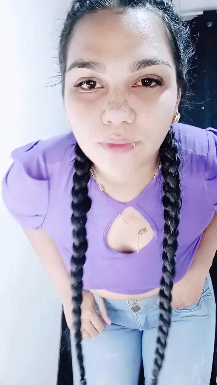 Aproveite como estou fazendo uma streaptease