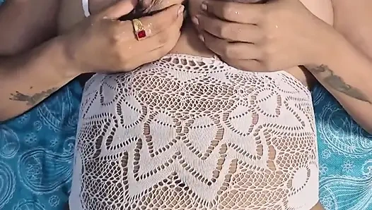 Я Вынимаю Молоко Из Груди, Сосу Его И Использую Как Смазку, Чтобы Ввести Его Член Во Влагалище