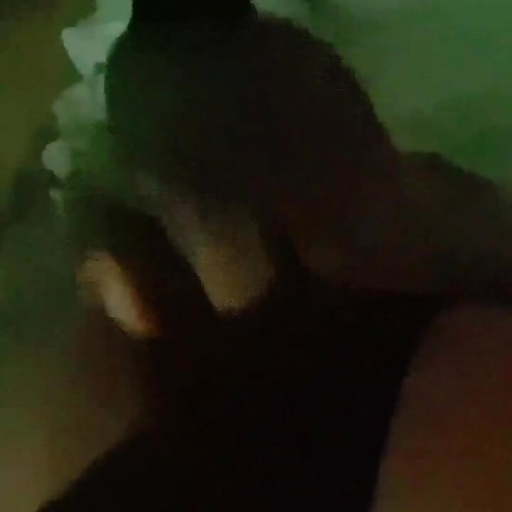 Mexikanische Schmutzige Sissy Schluckt Riesigen BBC Und Wird Anal Mit Dildo Gespielt