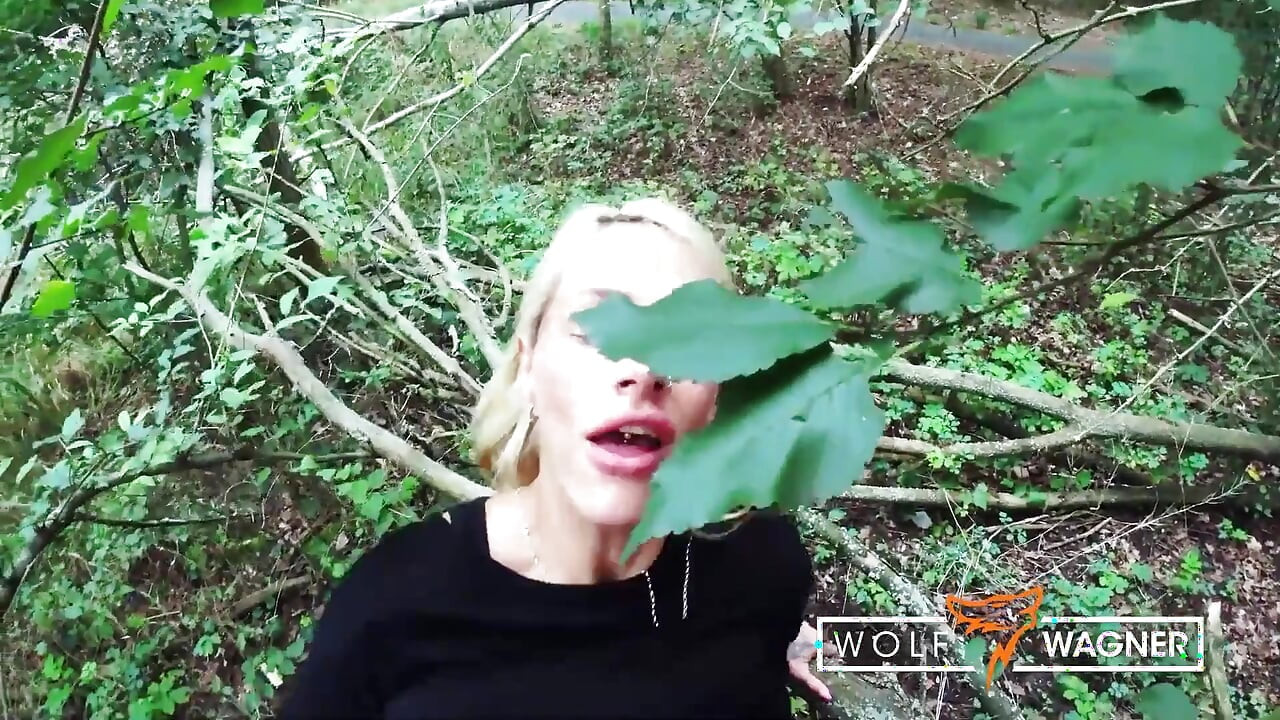Kevin White și HarleenVan Hynten au luat-o razna în timpul sexului în aer liber în Berlin! WolfWagner