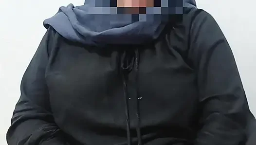 schöne schwester mit einem hijab