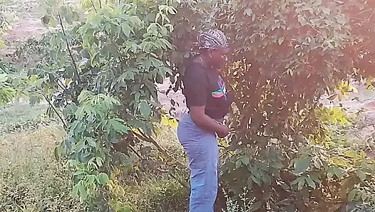 Erent'ten çalının içinde ateşli sikişe