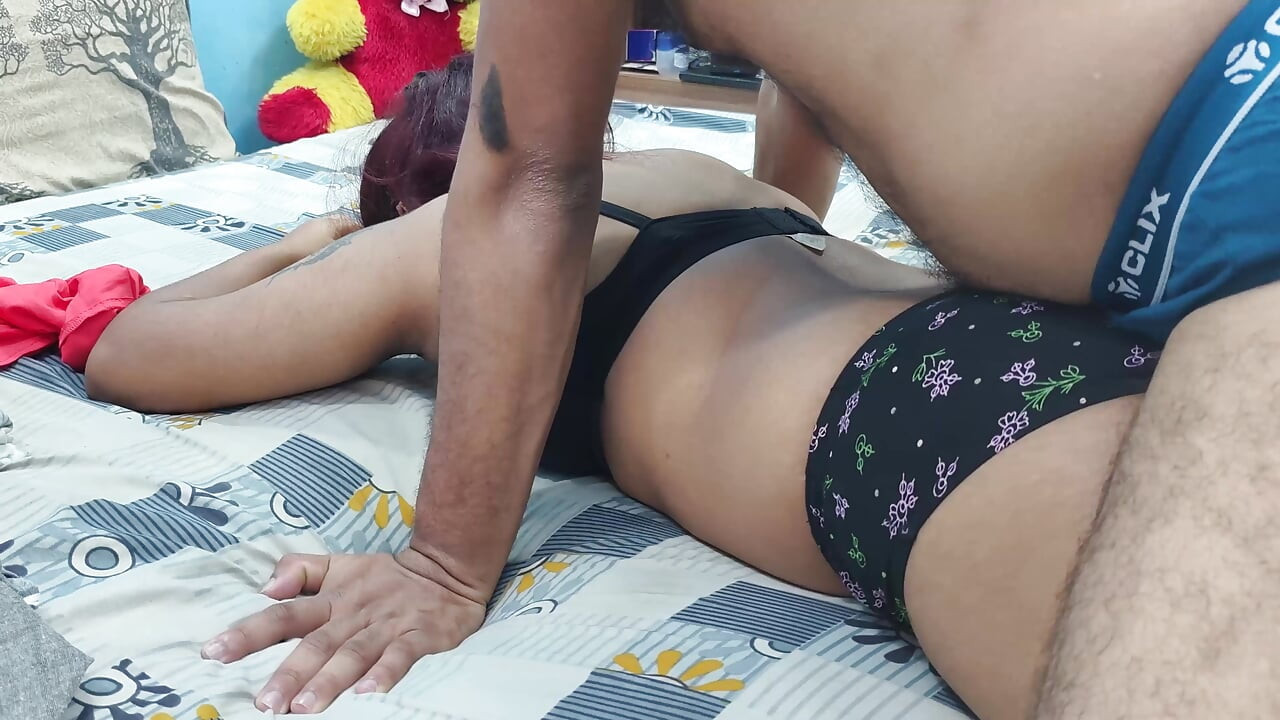 Beijo anal com beijo na coxa e romance quente