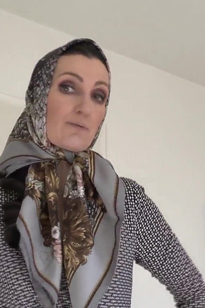 Doamna Victoria Valente - Stilul de mască tesatura si headcarf, instrucțiuni de masturbare
