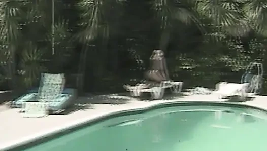 Weiße Panty Chroniken: Heißer Poolsex mit Blonder