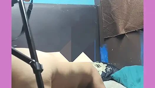 Üvey kardeşimi bacaklarıma hazine sandığı gibi açıyorum!