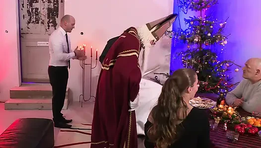 Шаловливая Рождественская Вечеринка, Дикая Оргия С Праздником Траха