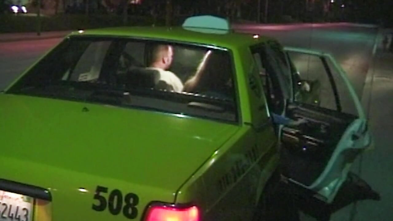 Wilde Taxifahrt mit geiler Blondine