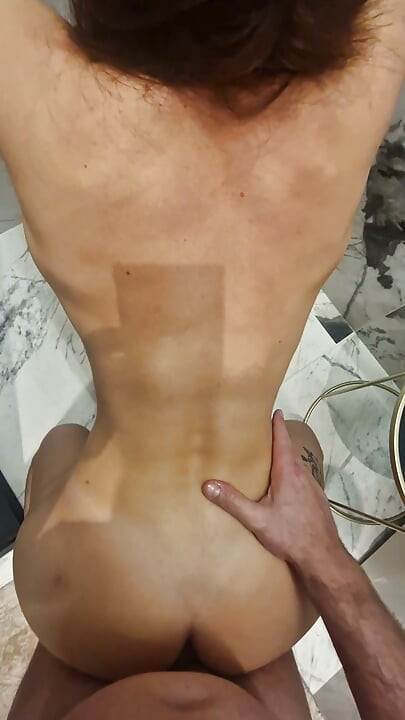 female friend gets fucked in the bathroom after an amazing blowjob